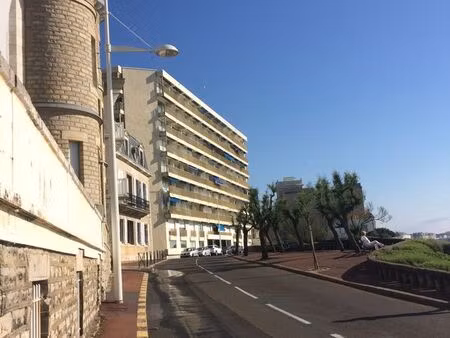 studette sur biarritz