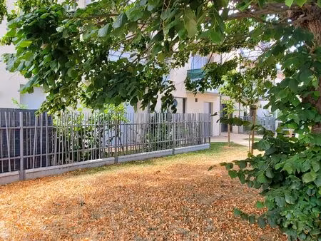 t2 + jardin privatif + parking couvert à 10 mns à pied du jdp et du parc des bruyères
