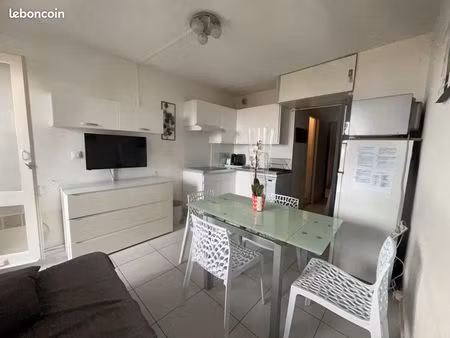 dispo 26/07 au 02/08 cap d'agde 6 pers clim parking