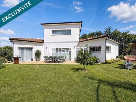 a 10 mn de montastruc-la-conseillère – villa contemporaine de standing d'environ 170 m² su