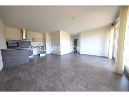 appartement t3 avec terrasse  parking et garage