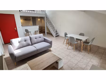 location appartement 2 pièces 48 m² à villeneuve-de-berg (07170)