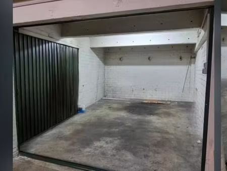 rue jean de lafontaine box 16 m2 en rdc
