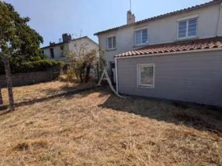 vente maison à la roche-sur-yon le bourg sous la roche (85000) : à vendre / 108m² la roche
