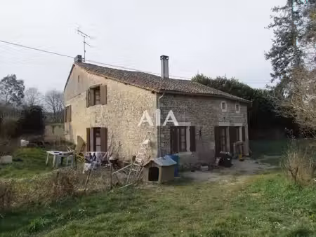 maison de village proche de ruffec (4km)