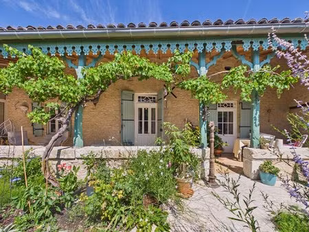 charmante ferme avec maison d'amis  grange  piscine et vue panoramique sur la campagne