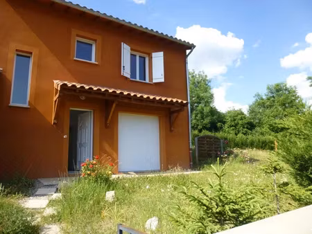 location maison 4 pièces 92 m² à polignac (43000)