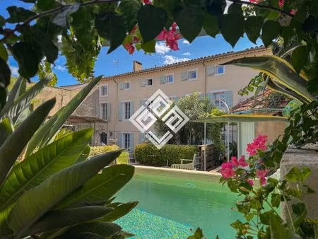 maison de maître restaurée avec élégance avec piscine