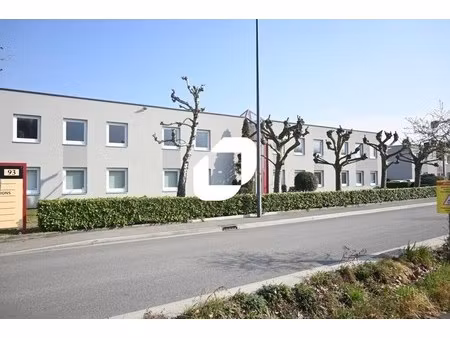 location bureaux 52 m² à 1 493 m²