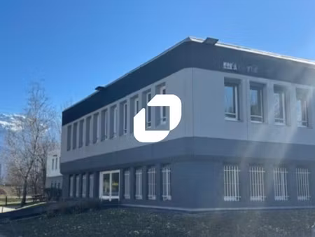 location bureaux 1 999 m²