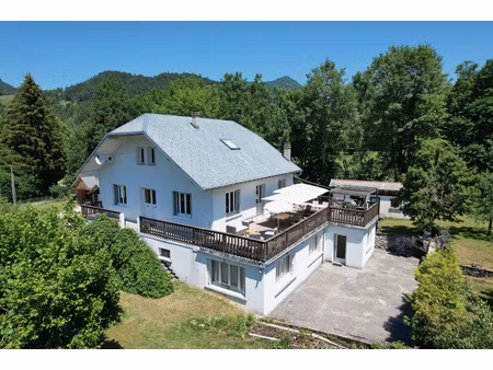 propriété avec grande maison + dépendances + terrain à bâtir - 25 mn de chambéry (savoie)