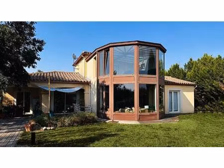 maison 225 m² + studio sur 1 100 m² de terrain