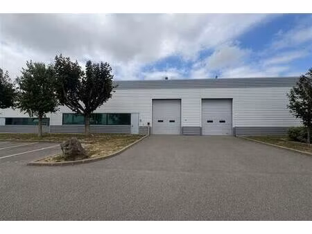 location local d'activités roissy en france 1 282 m²