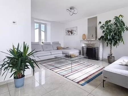 à louer maison 240 m² – 2 600 € |pange
