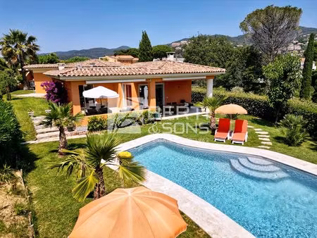 mandelieu dans domaine prestigieux - villa de plain-pied