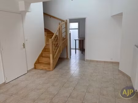 à louer maison 92 m² – 904 € |vallet