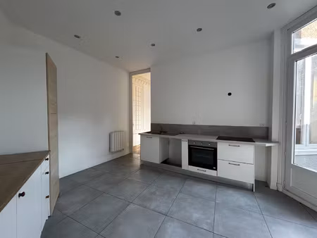 appartement t4 - 89.98m2 - totalement rénové avec terrasse -