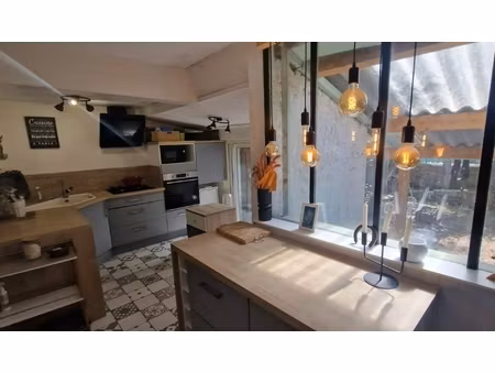 16 angouleme quartier v hugo. maison à vendre 3 pièces et jardin