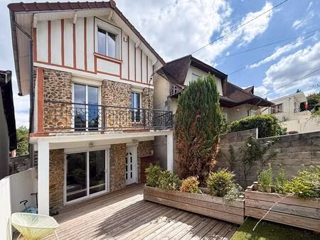 maison familiale de charme entièrement rénovée de 80 m² - 4 pièces  jardin  3 terrasses et