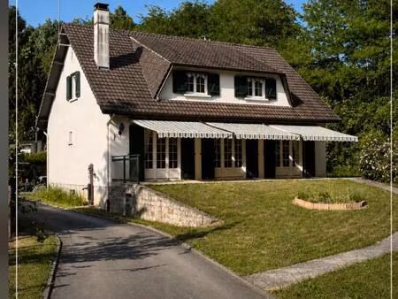 maison à noyon 6 pièce(s) 137 m² -sur sous-sol total et jardin