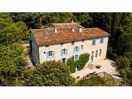 domaine provençal avec fort potentiel d'accueil touristique