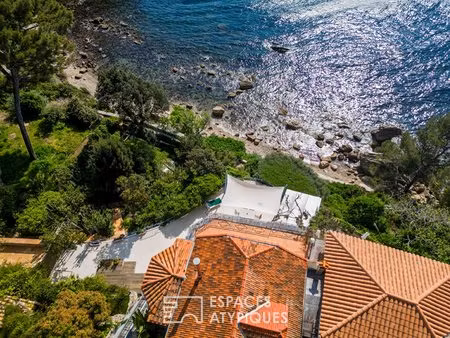 villa sur la mer avec accès direct à une crique