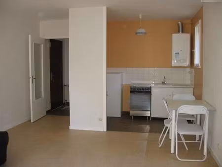 location appartement 1 pièce 34m² privas 07000