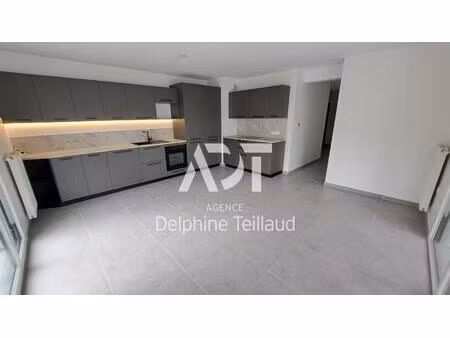 location appartement 3 pièces 62m² corenc 38700