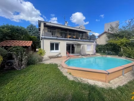 maison 6 pièces - 250 m²