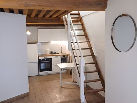 t2 duplex meuble refait neuf dans bel immeuble place des ter