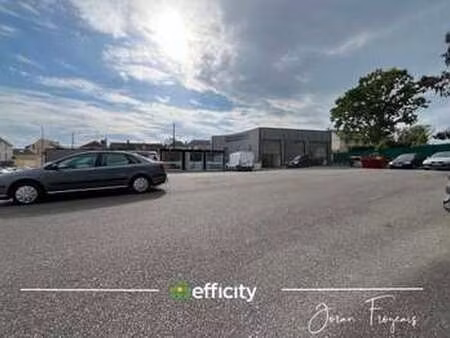 vente bureaux et commerces à laval centre-ville préfecture (53000) : à vendre / 227m² lava
