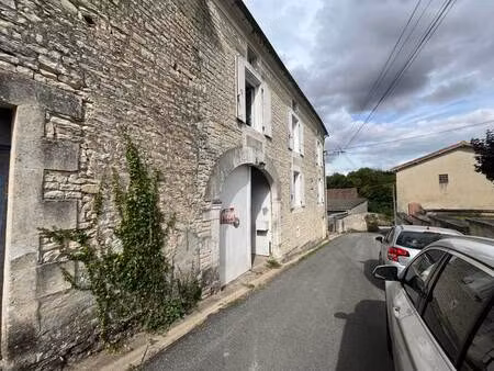 vente maison 4 pièces 122 m² coulonges (16330)