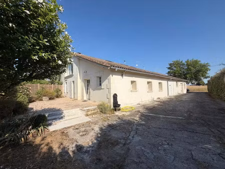 vente maison 4 pièces 214 m² à fontaines-d'ozillac (17500)  223 650 €