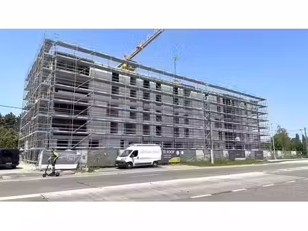 nieuwbouw handelsruimte te koop op toplocatie in oostakker