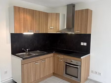 location appartement 2 pièces 38m² brignoles 83170