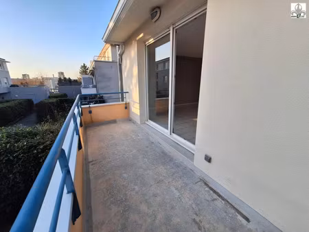 location appartement 3 pièces 75 m² à besançon (25000)