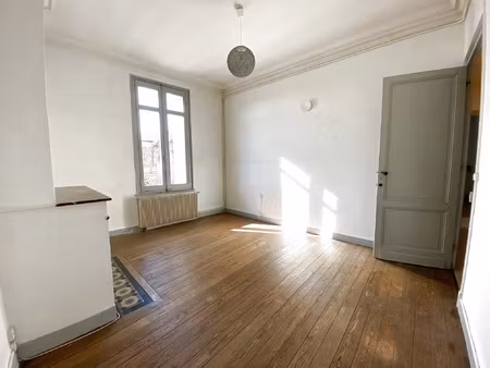 t3 - hôtel de police