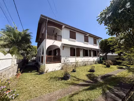 achat maison 9 pièces 200m² l etang sale 97427