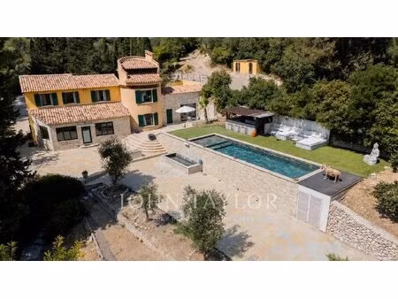 propriété de caractère avec piscine à allauch