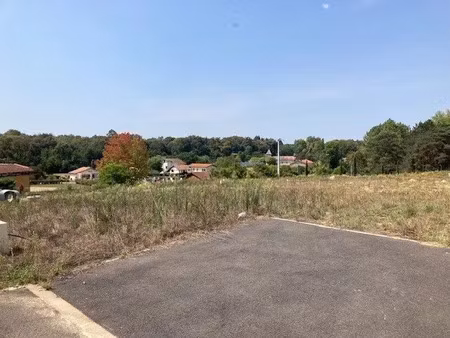 terrain à bâtir de 500 m² à bougue (40)