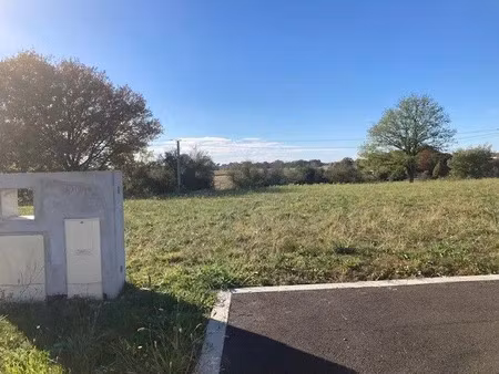 terrain à bâtir de 619 m² à castandet (40)