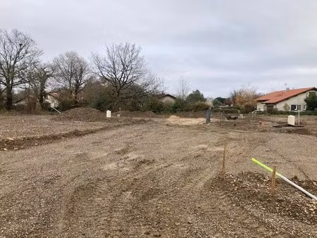 terrain à bâtir de 596 m² à grenade-sur-l'adour (40)
