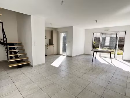 vente maison 4 pièces 87 m² à sainte-gemmes-sur-loire (49130)  329 900 €