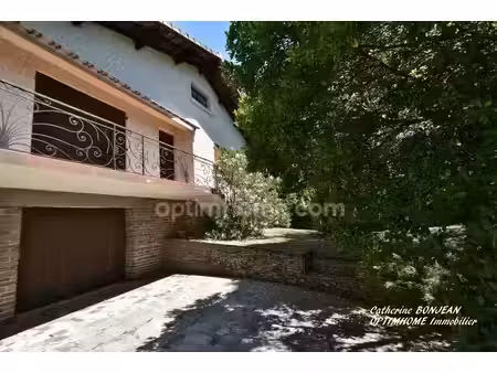 carcans bourg - maison familiale à rénover avec dépendances sur un magnifique terrain...