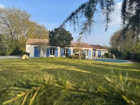 vente maison 9 pièces 179 m² à les clouzeaux (85430)  387 000 €
