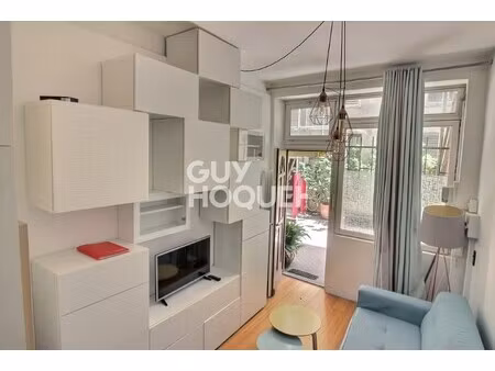 studio avec espace nuit sur cour - 20 m² - south pigalle 75009