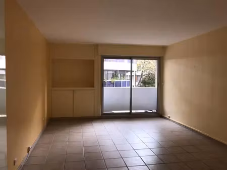 location appartement 1 pièces 36m2 marseille 8eme (13008) - 632 € - surface privée