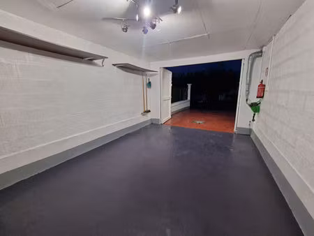 location parking / box  23.00m²  mantes