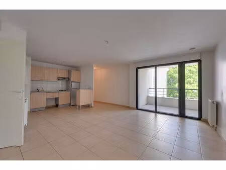location appartement 3 pièces  60.64m²  montreuil