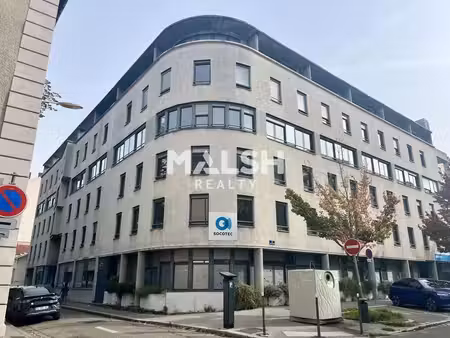 location bureaux 76m² à 816m²